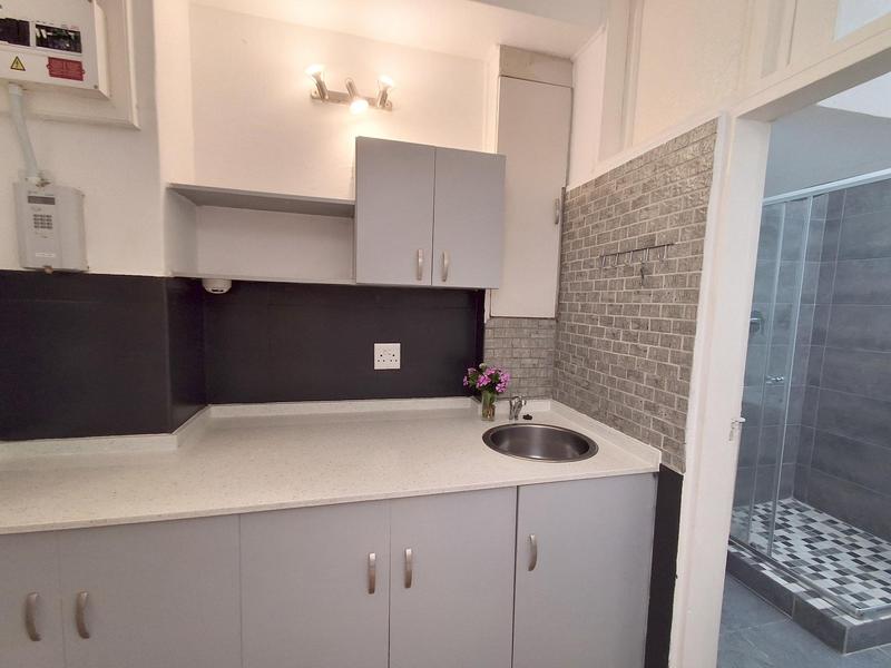 0 Bedroom Property for Sale in Sea Point Western Cape